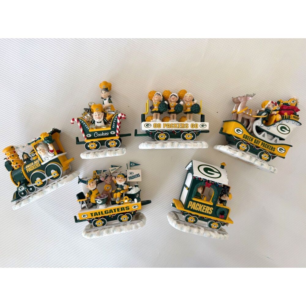 Danbury Mint Green Bay Packers Holiday Halftime 6 Piece Christmas Train READ